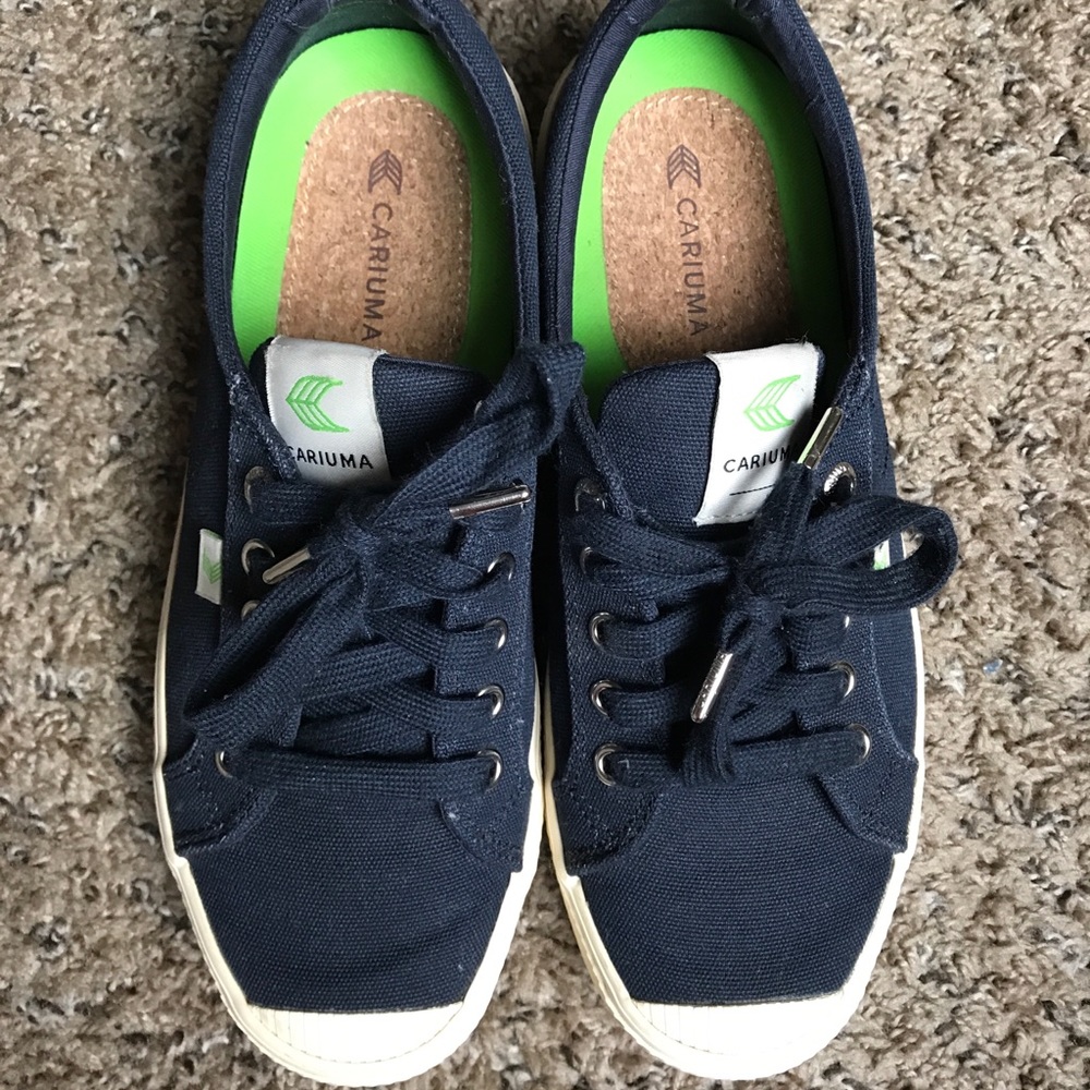 Cariuma OCA Low Navy Canvas Shows